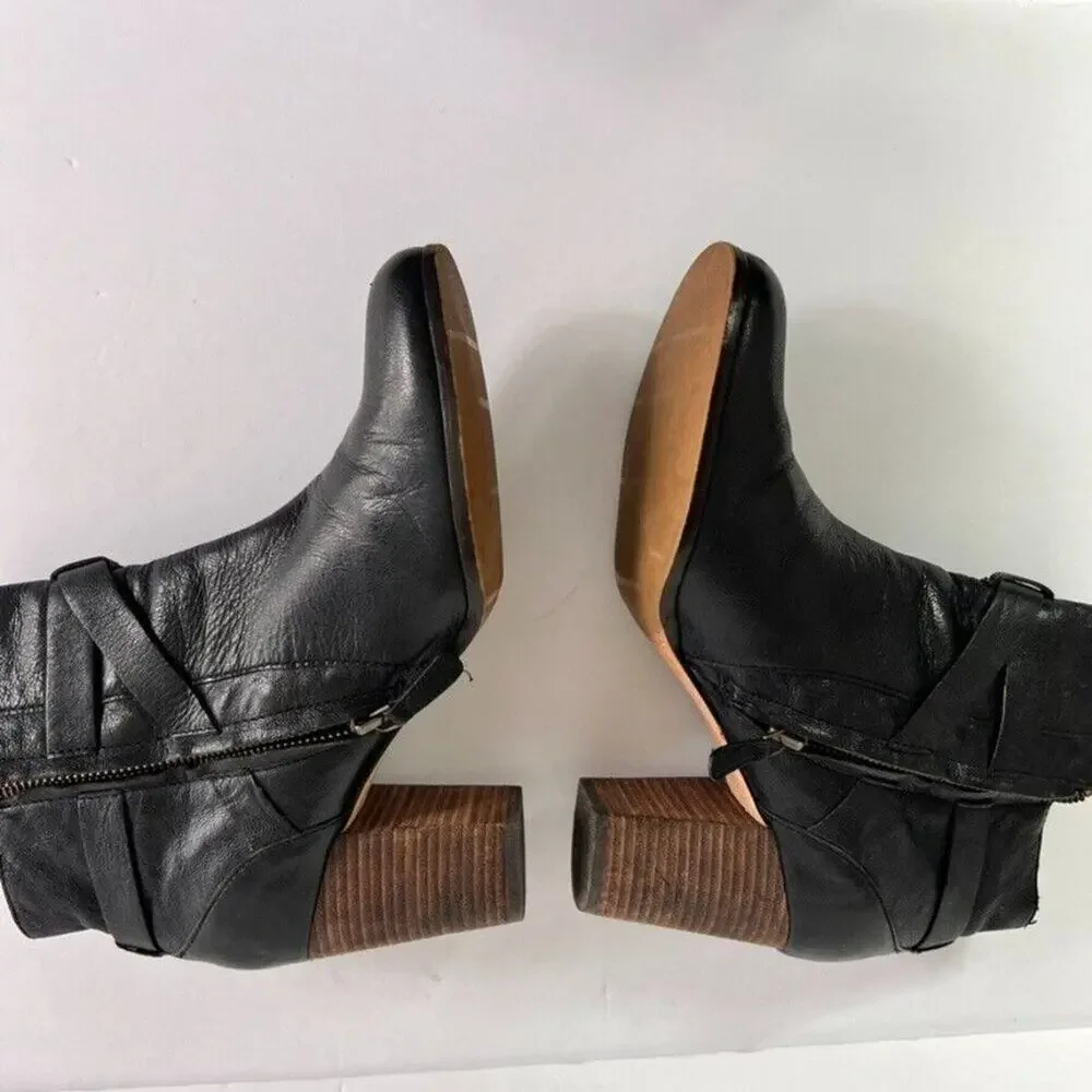 Cole Haan Bootie Women 9.5 B Black Leather Cassidy Side Zip Straps Ankle D41598